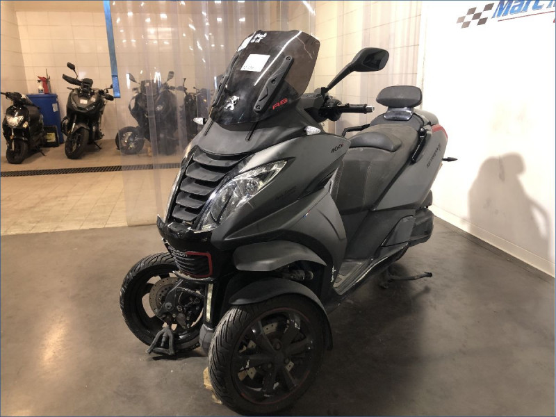 PEUGEOT 400 METROPOLIS 