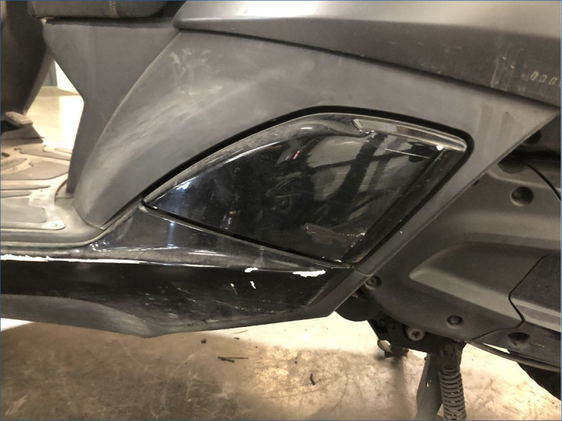 PEUGEOT 400 METROPOLIS 