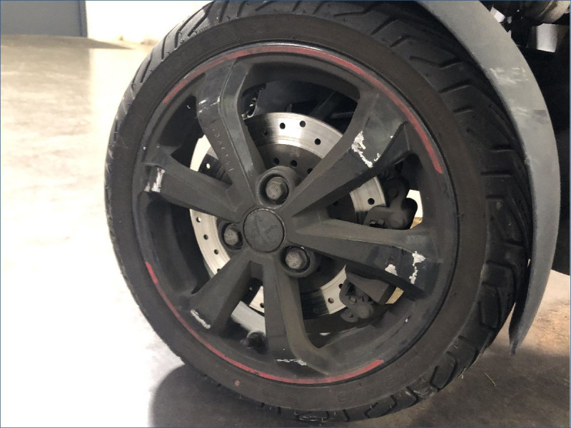 PEUGEOT 400 METROPOLIS 