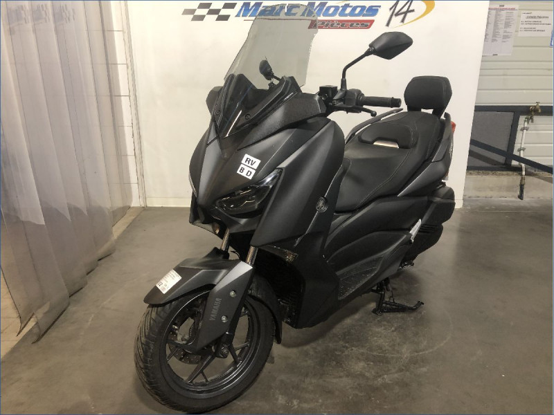 YAMAHA 300 XMAX 