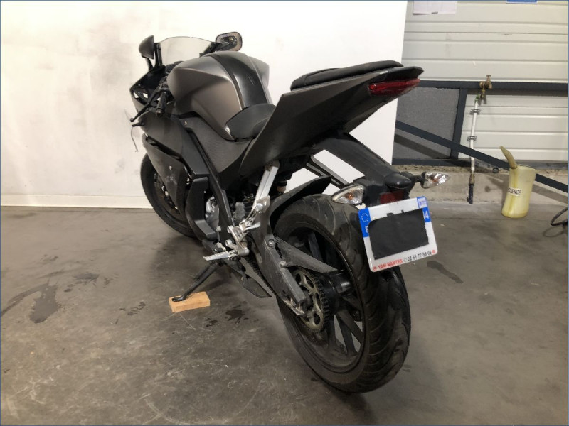YAMAHA 125 YZF R 