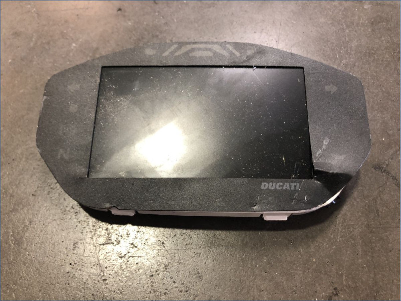 DUCATI 821 MONSTER 
