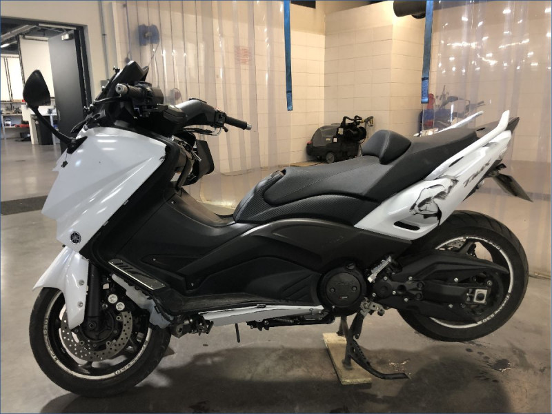 YAMAHA 530 TMAX 