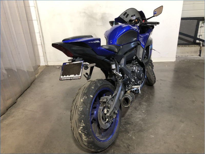 YAMAHA R7 A2