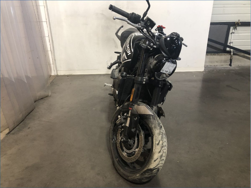 TRIUMPH 660 TRIDENT 