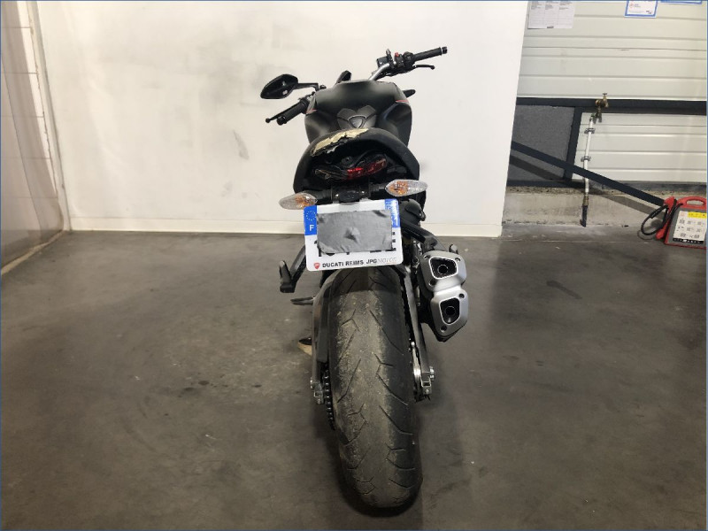 DUCATI 821 MONSTER 