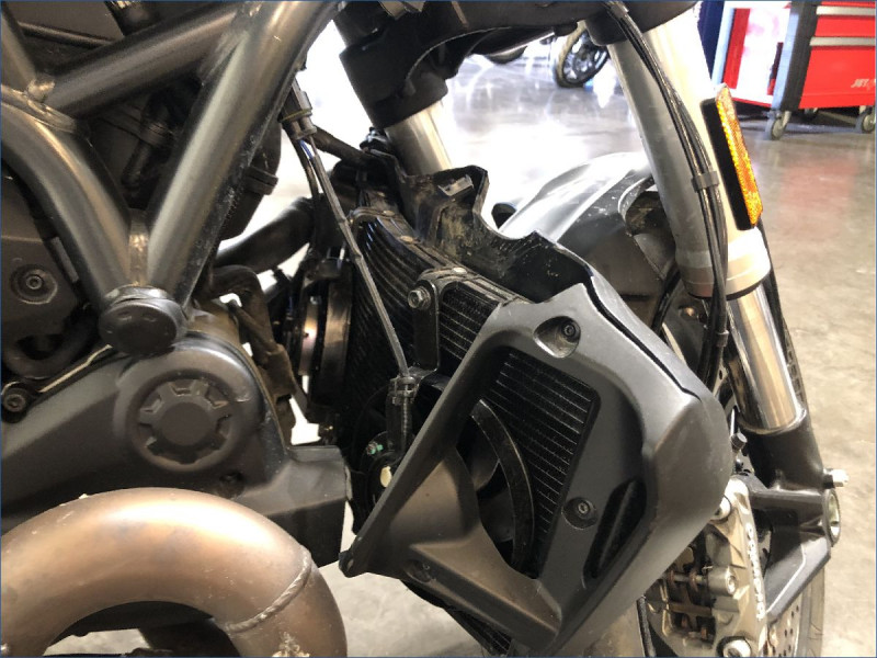 DUCATI 821 MONSTER 