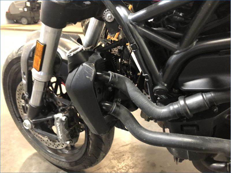 DUCATI 821 MONSTER 