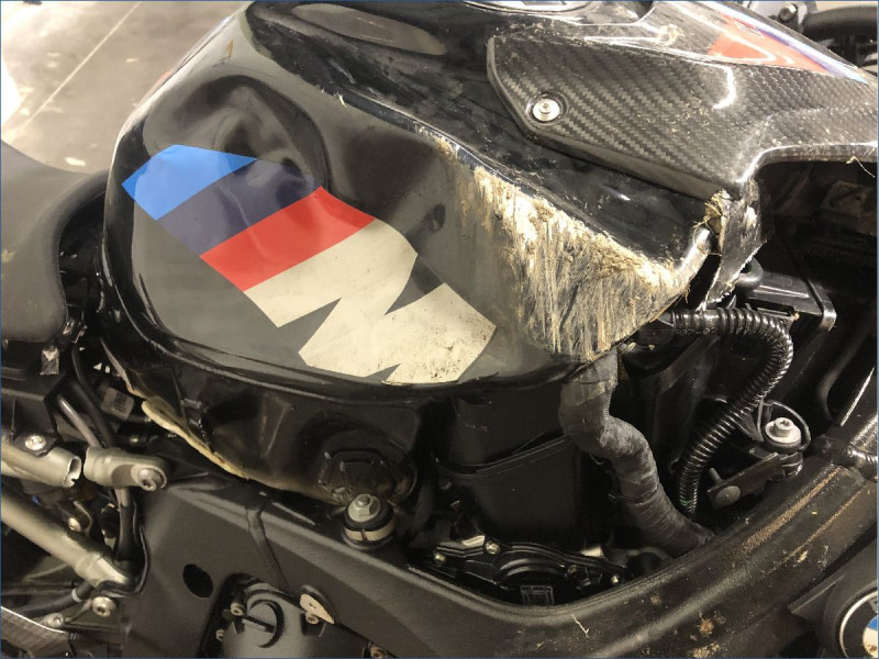 BMW M1000R 