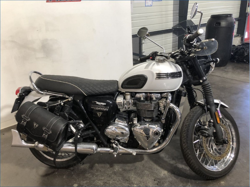 TRIUMPH 1200 BONNEVILLE 