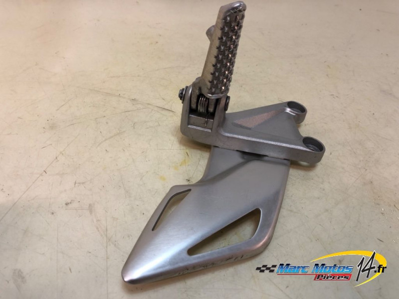 PLATINE AVANT GAUCHE HONDA 1000 CBR R 2012