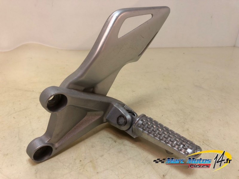 PLATINE AVANT GAUCHE HONDA 1000 CBR R 2012