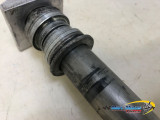 AXE DE ROUE ARRIERE SUZUKI 1300 GSXR HAYABUSA 2003