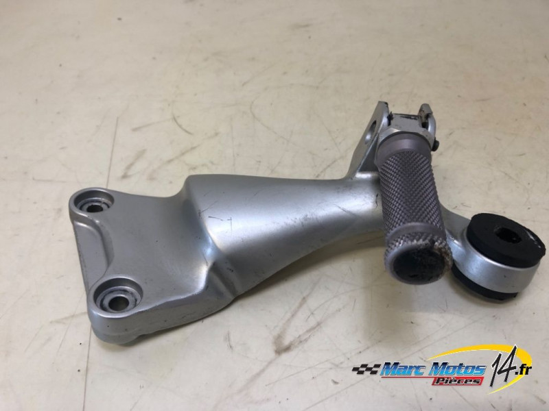 PLATINE ARRIERE DROITE SUZUKI 1300 GSXR HAYABUSA 2003