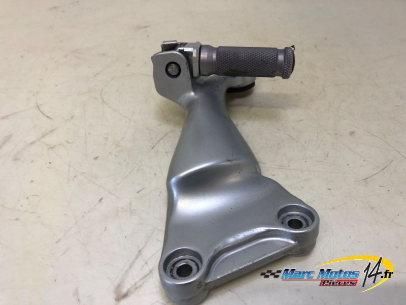 PLATINE ARRIERE DROITE SUZUKI 1300 GSXR HAYABUSA 2003