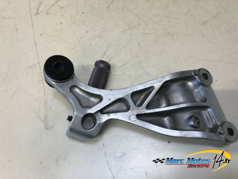 PLATINE ARRIERE GAUCHE SUZUKI 1300 GSXR HAYABUSA 2003