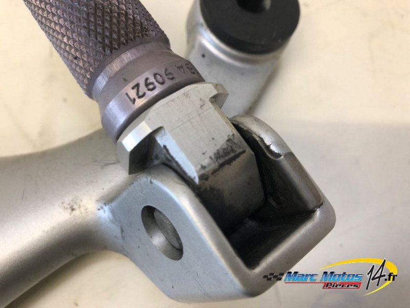 PLATINE ARRIERE GAUCHE SUZUKI 1300 GSXR HAYABUSA 2003
