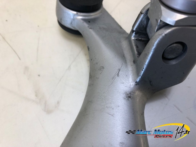 PLATINE ARRIERE GAUCHE SUZUKI 1300 GSXR HAYABUSA 2003