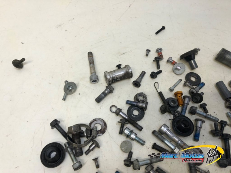VISSERIE SUZUKI 1300 GSXR HAYABUSA 2003