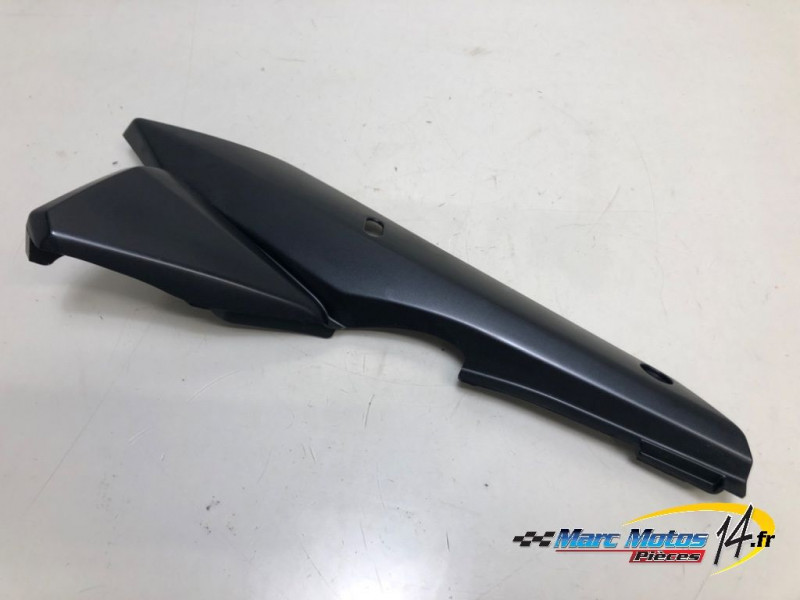 CACHE LATERAL INTERMEDIAIRE DROIT SUZUKI 1250 BANDIT S ABS 2007
