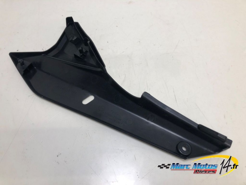 CACHE LATERAL INTERMEDIAIRE DROIT SUZUKI 1250 BANDIT S ABS 2007