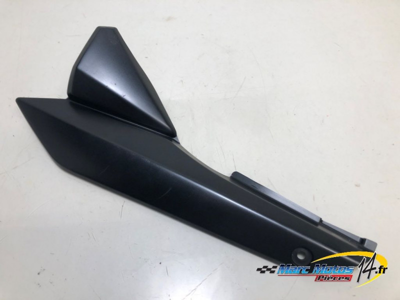 CACHE LATERAL INTERMEDIAIRE GAUCHE SUZUKI 1250 BANDIT S ABS 2007