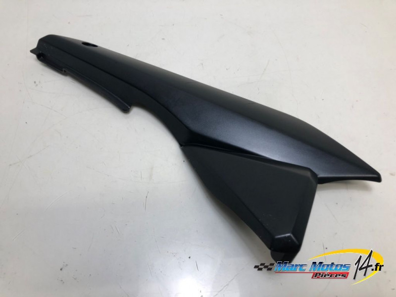 CACHE LATERAL INTERMEDIAIRE GAUCHE SUZUKI 1250 BANDIT S ABS 2007