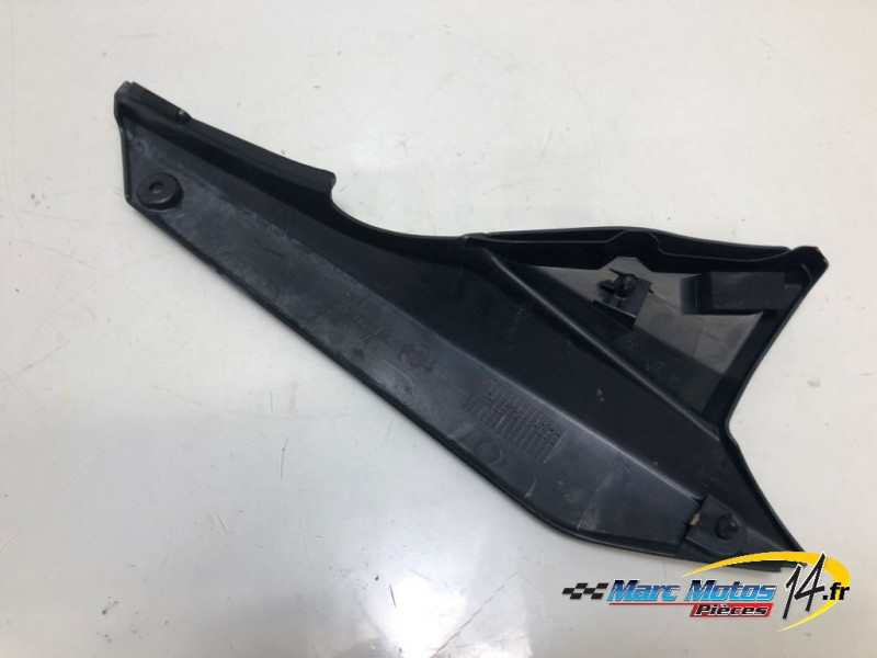 CACHE LATERAL INTERMEDIAIRE GAUCHE SUZUKI 1250 BANDIT S ABS 2007