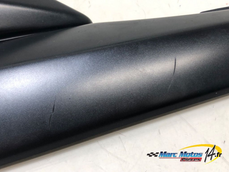 CACHE LATERAL INTERMEDIAIRE GAUCHE SUZUKI 1250 BANDIT S ABS 2007