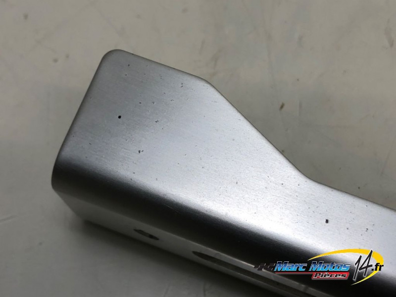 ECOPE DE RADIATEUR GAUCHE SUZUKI 1250 BANDIT S ABS 2007