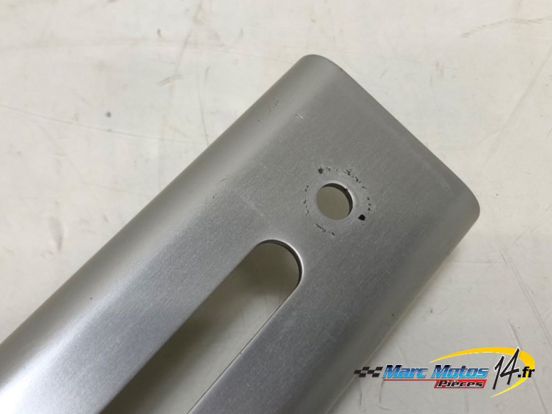 ECOPE DE RADIATEUR GAUCHE SUZUKI 1250 BANDIT S ABS 2007