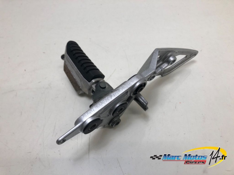 PLATINE AVANT DROITE SUZUKI 1250 BANDIT S ABS 2007