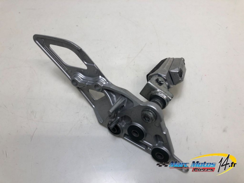 PLATINE AVANT DROITE SUZUKI 1250 BANDIT S ABS 2007