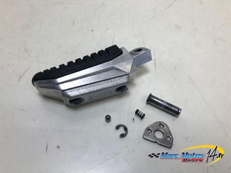 REPOSE-PIED ARRIERE DROIT SUZUKI 1250 BANDIT S ABS 2007