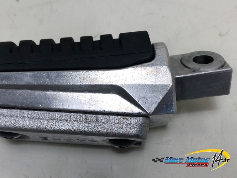 REPOSE-PIED ARRIERE DROIT SUZUKI 1250 BANDIT S ABS 2007