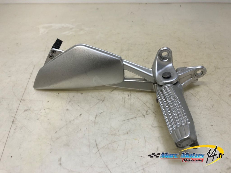 PLATINE AVANT DROITE BMW K1200R 2006