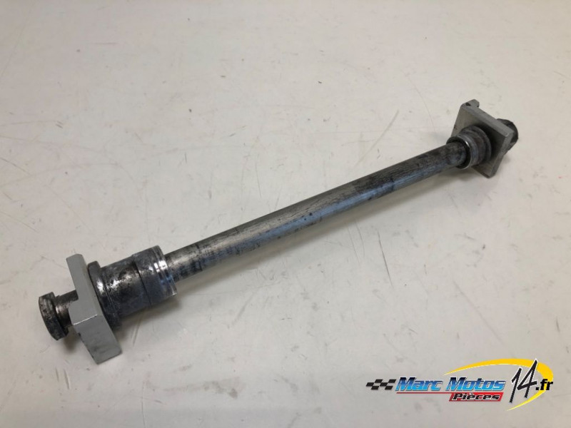 AXE DE ROUE ARRIERE YAMAHA MT03 660 2006