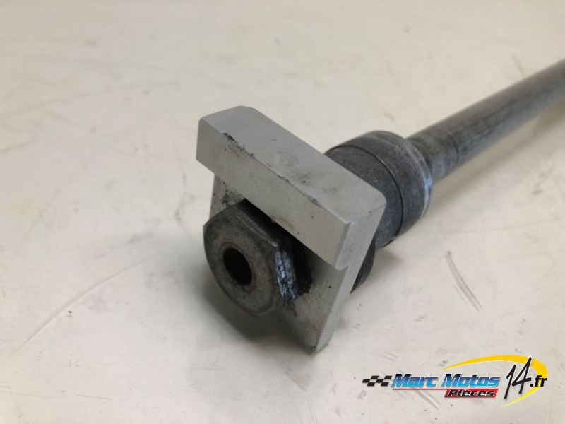 AXE DE ROUE ARRIERE YAMAHA MT03 660 2006