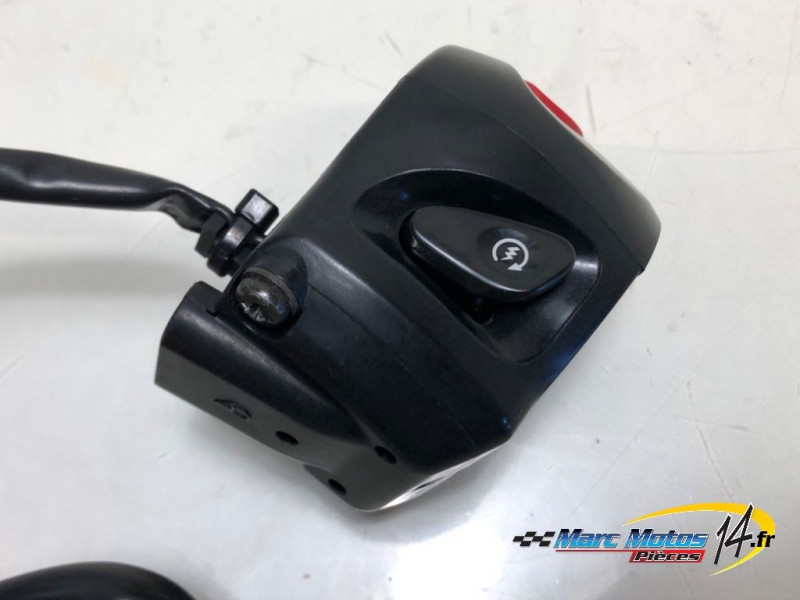 COMMODO DROIT YAMAHA MT03 660 2006