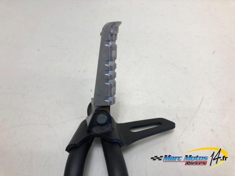 PLATINE ARRIERE DROITE YAMAHA MT03 660 2006