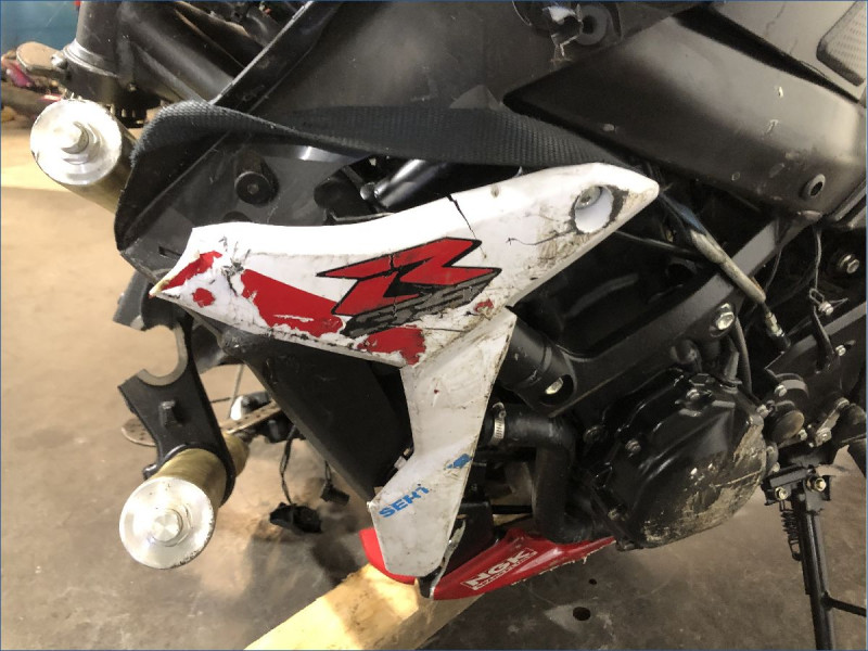 SUZUKI 750 GSR 