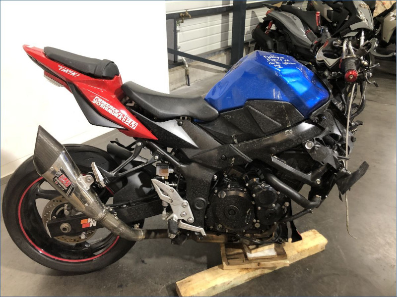 SUZUKI 750 GSR 
