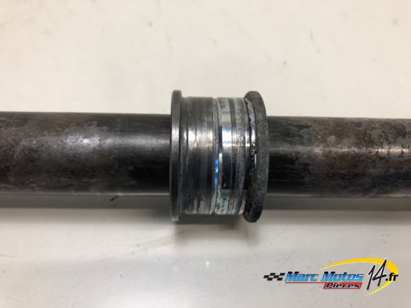 AXE DE ROUE ARRIERE YAMAHA FZ6 S ABS 2006