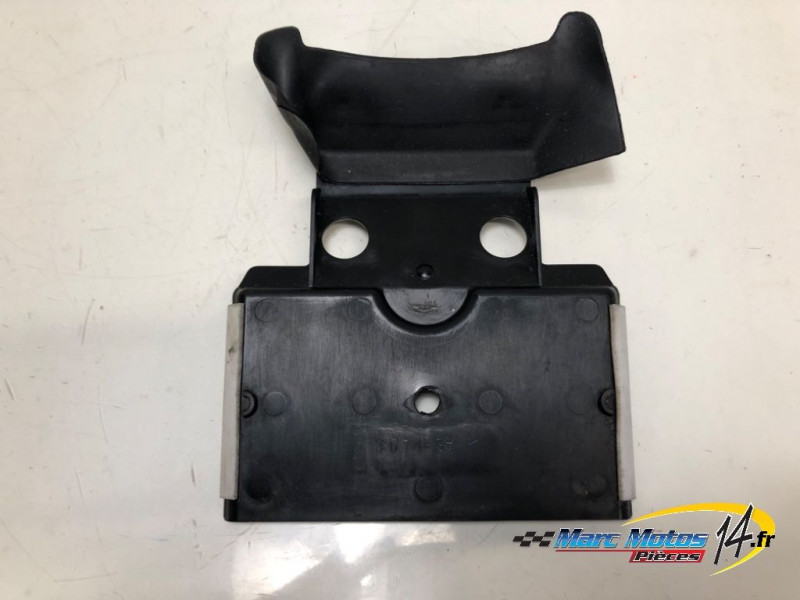 PLASTIQUES ET CAOUTCHOUCS DIVERS YAMAHA FZ6 S ABS 2006