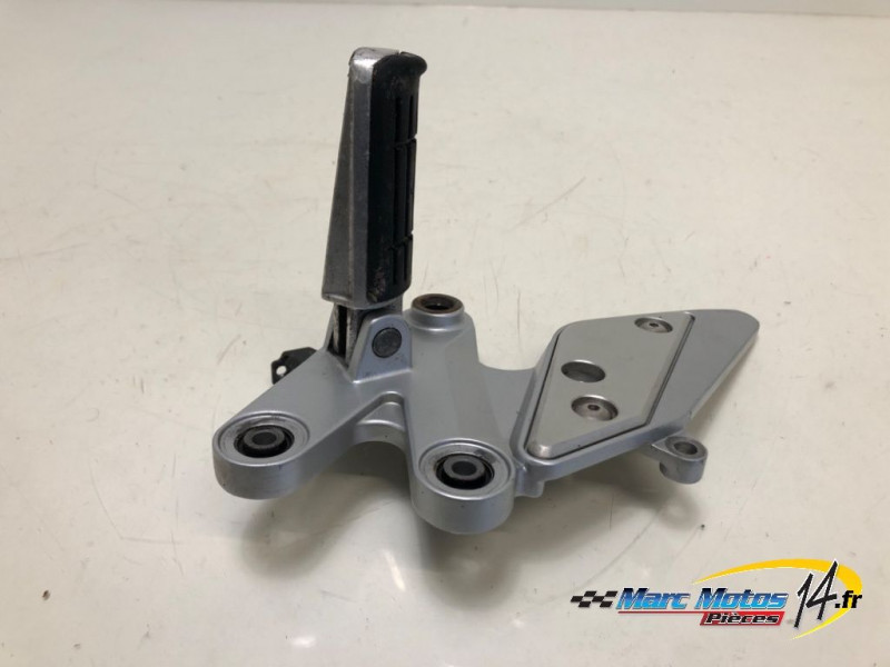 PLATINE AVANT DROITE YAMAHA FZ6 S ABS 2006
