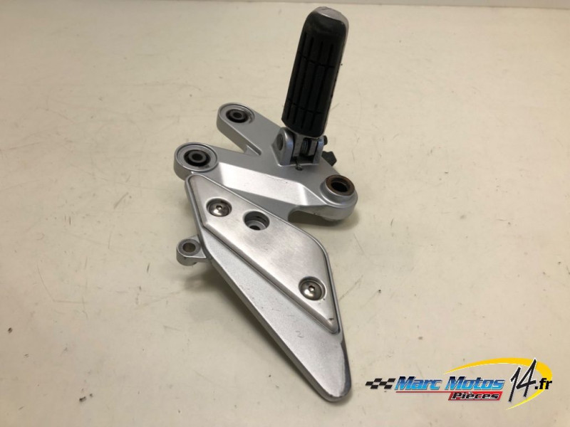 PLATINE AVANT DROITE YAMAHA FZ6 S ABS 2006