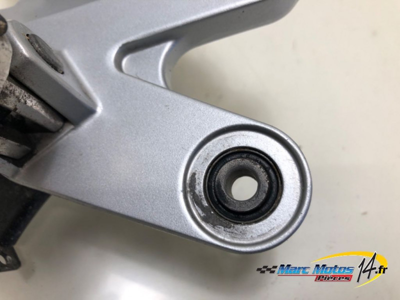 PLATINE AVANT DROITE YAMAHA FZ6 S ABS 2006