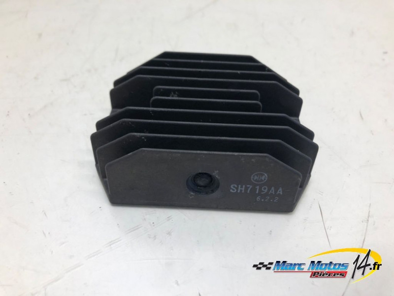 REGULATEUR YAMAHA FZ6 S ABS 2006