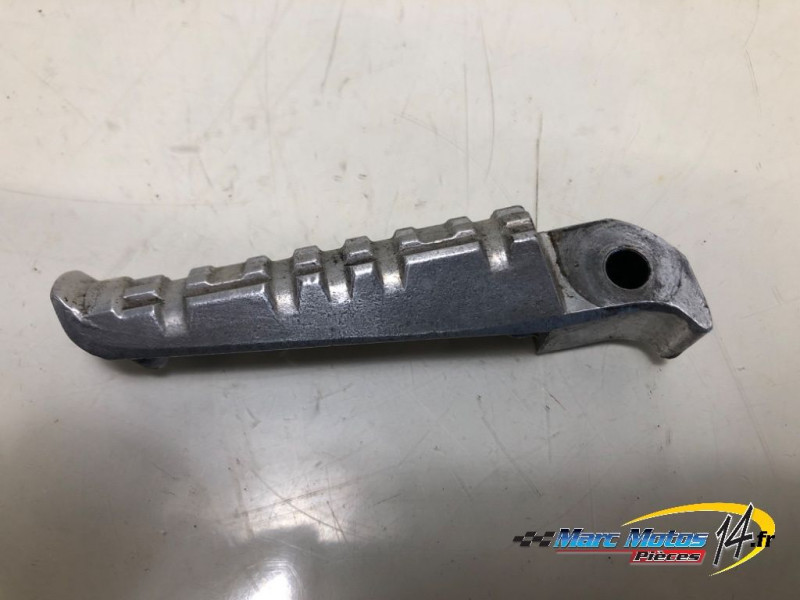 REPOSE-PIED ARRIERE DROIT YAMAHA FZ6 S ABS 2006