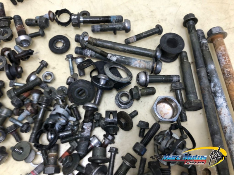 VISSERIE YAMAHA FZ6 S ABS 2006